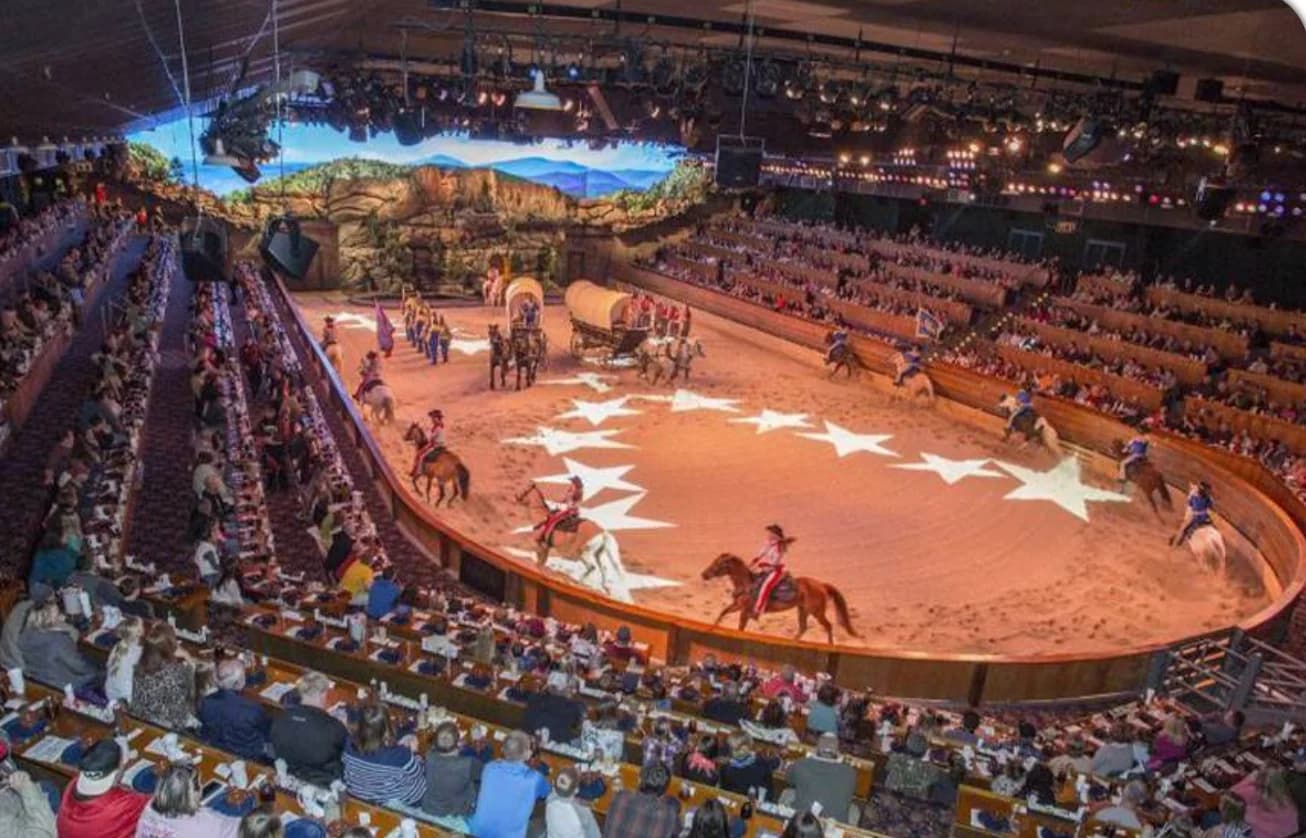 Dolly Parton's Stampede