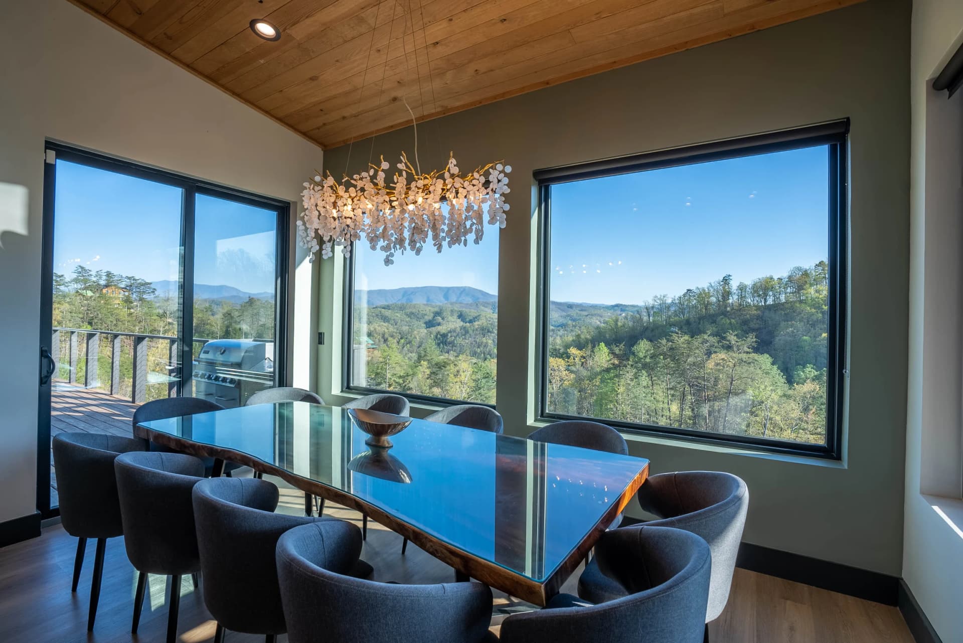 Smoky Mountains Cabin Dining Room